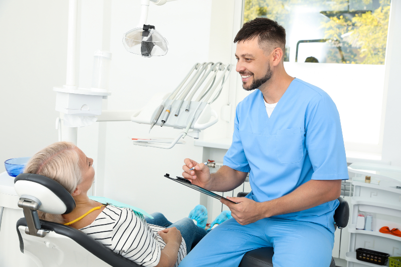 Three Reasons Why You Don’t Want to Delay a Tooth Extraction in Chicago